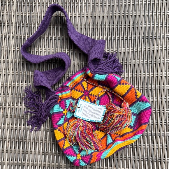 NWT Unique Handmade Monchila Bucket Bag-Crossbody-Drawstring Top-Vibrant Color - Picture 1 of 15